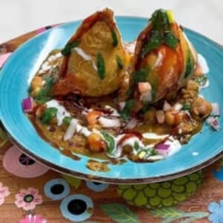 Samosa Chat (2 Pcs)